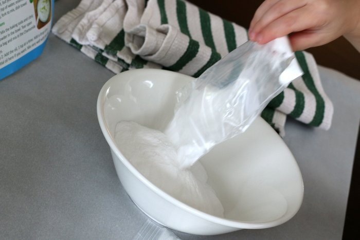 FashionablyEmployed.com | Easy STEM Activity for Rainy Day for Kids