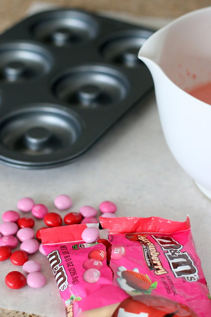 FashionablyEmployed.com | Chocolate Covered Strawberry Donuts | A quick and easy recipe that looks far fancier than it really is, great gift idea for Valentine's Day