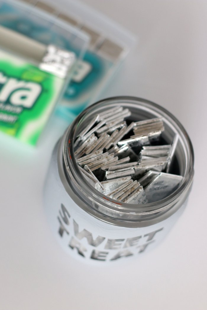 Who doesn't love a cute little candy jar? Check out this quick and easy tutorial, including a video, to upcycle this old mason jar and make into something new and special | DIY candy jar tutorial