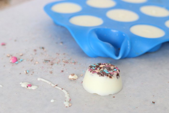 Want a quick and easy homemade treat sure to impress? Check out these easy two-ingredient homemade white chocolate candies. Click through for details and the recipe.