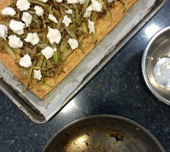 Leek, fennel and goat cheese flatbread