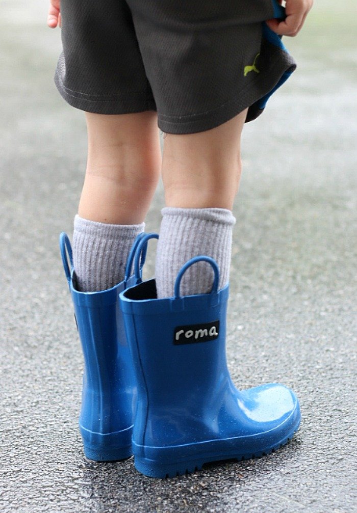 Searching for new rain boots with a purpose? Check out these Roma Boots that will not only keep your feet dry but also those of child in need. Click through for details!