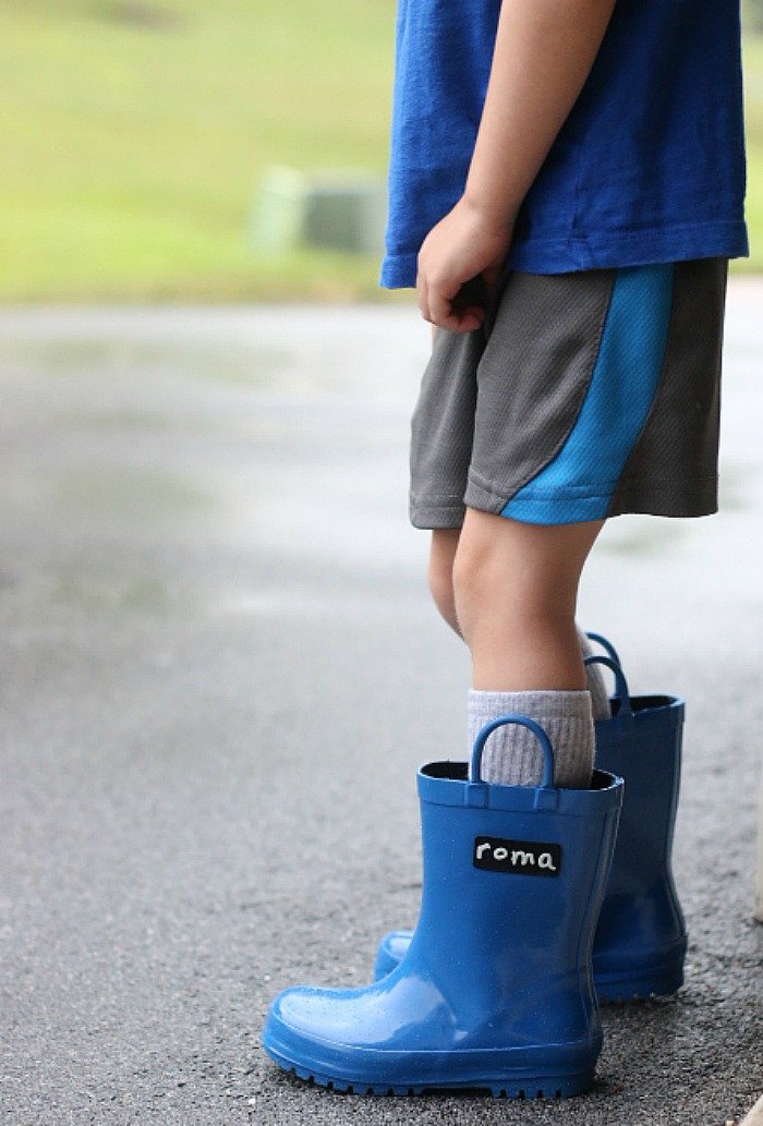 Searching for new rain boots with a purpose? Check out these Roma Boots that will not only keep your feet dry but also those of child in need. Click through for details!