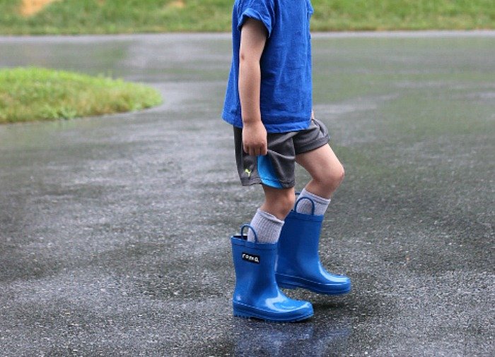 Searching for new rain boots with a purpose? Check out these Roma Boots that will not only keep your feet dry but also those of child in need. Click through for details!