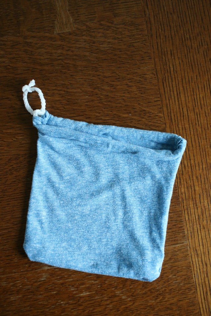 diy-drawstring-bag-with-single-thread-pull-through