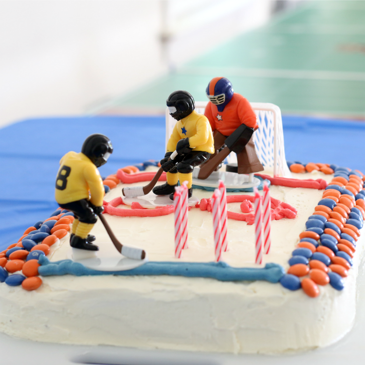 Easy Tips to Bake a Sports Cake With Kids