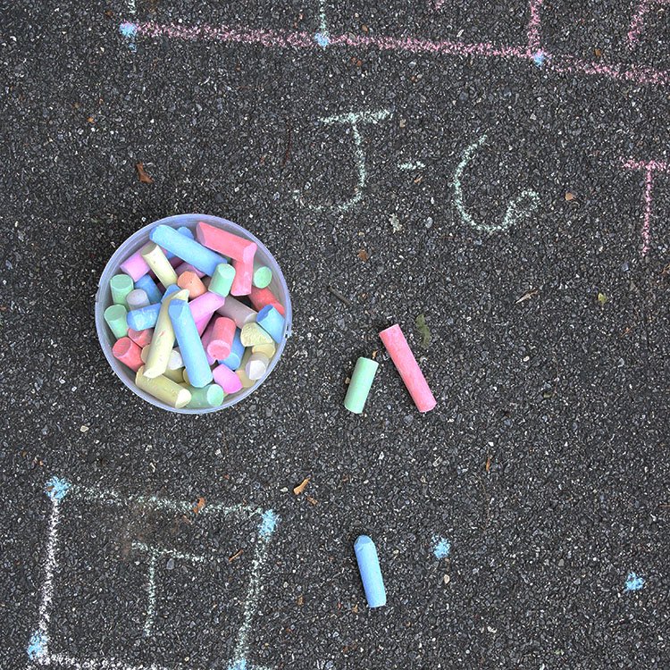 5 Fun Outdoor Sidewalk Chalk Activities for Kids
