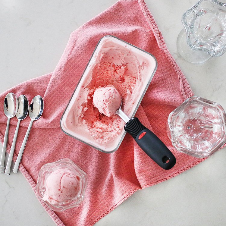 Homemade Strawberry Ice Cream