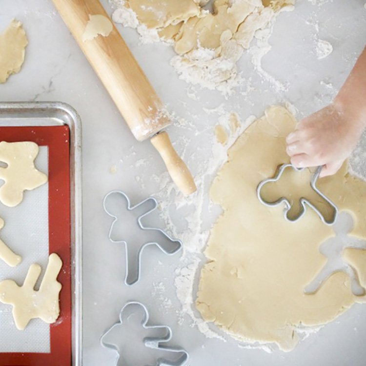 14+ Tips For Fun and Easy Baking With Kids