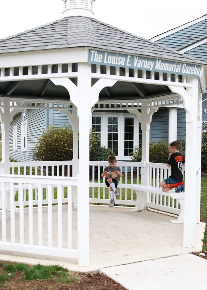 How We Use The Library | Outdoor Space - Honestly Modern