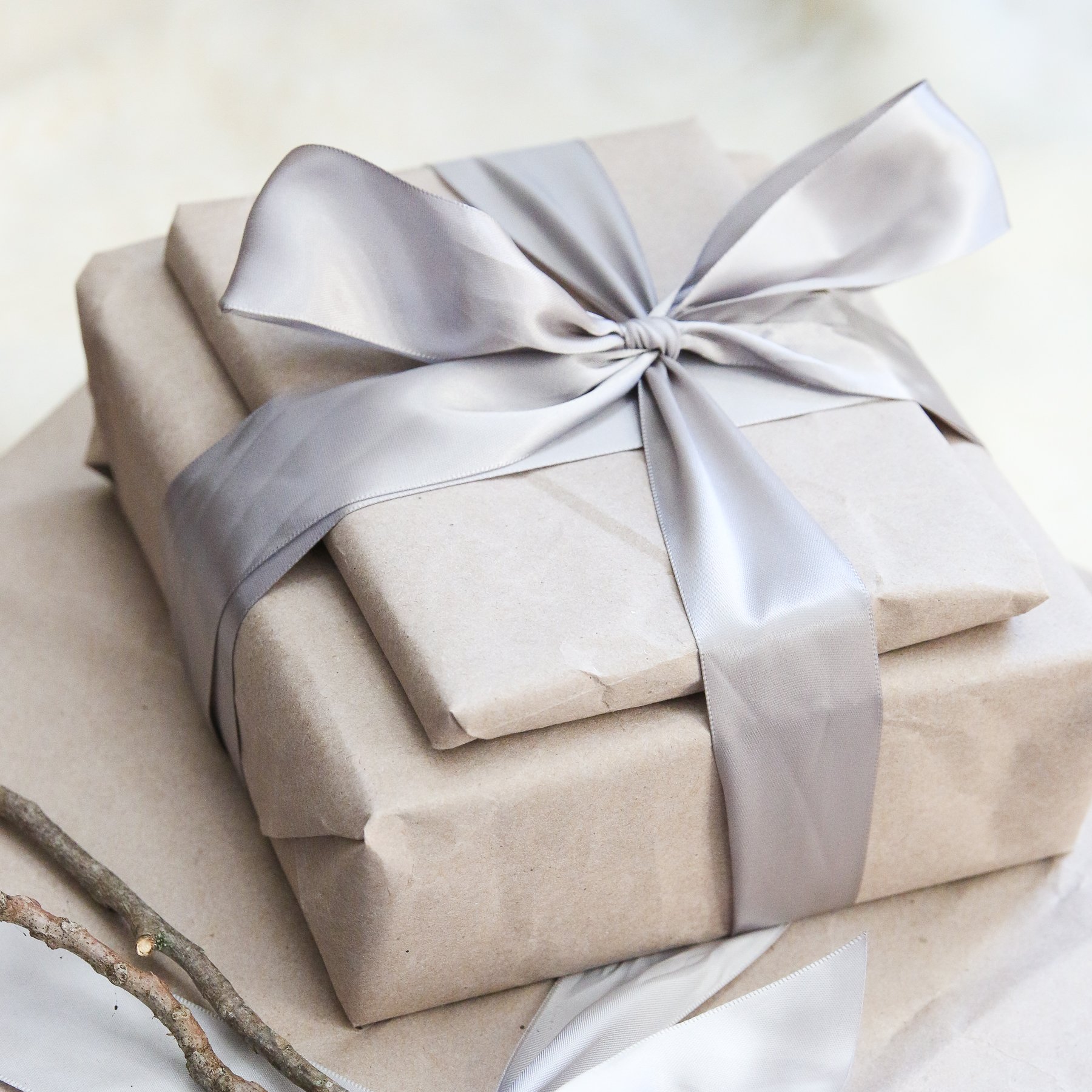 10 Free Zero-Waste Gift Wrap Ideas From Shipping Materials