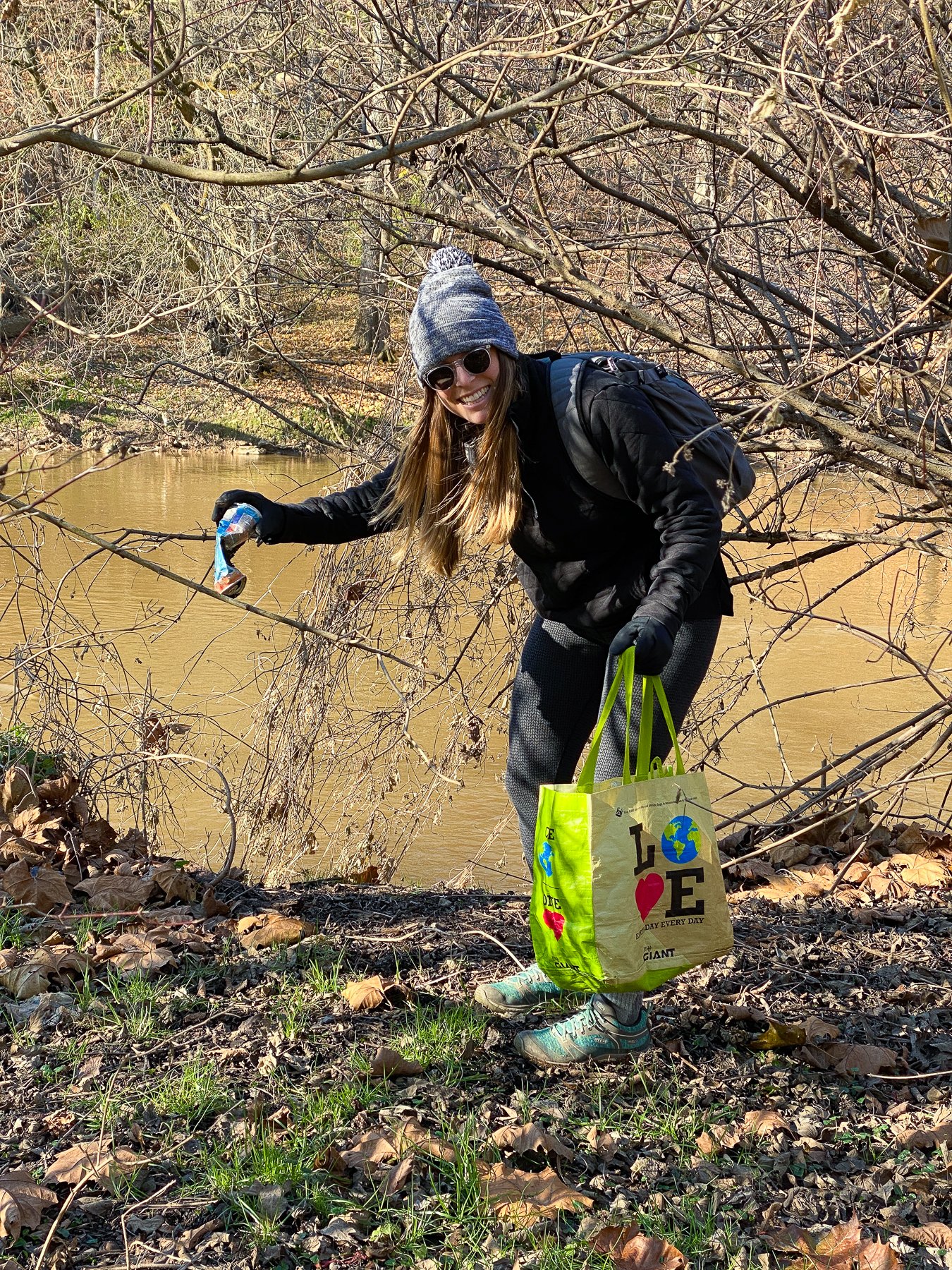 holding waste from a litter clean up