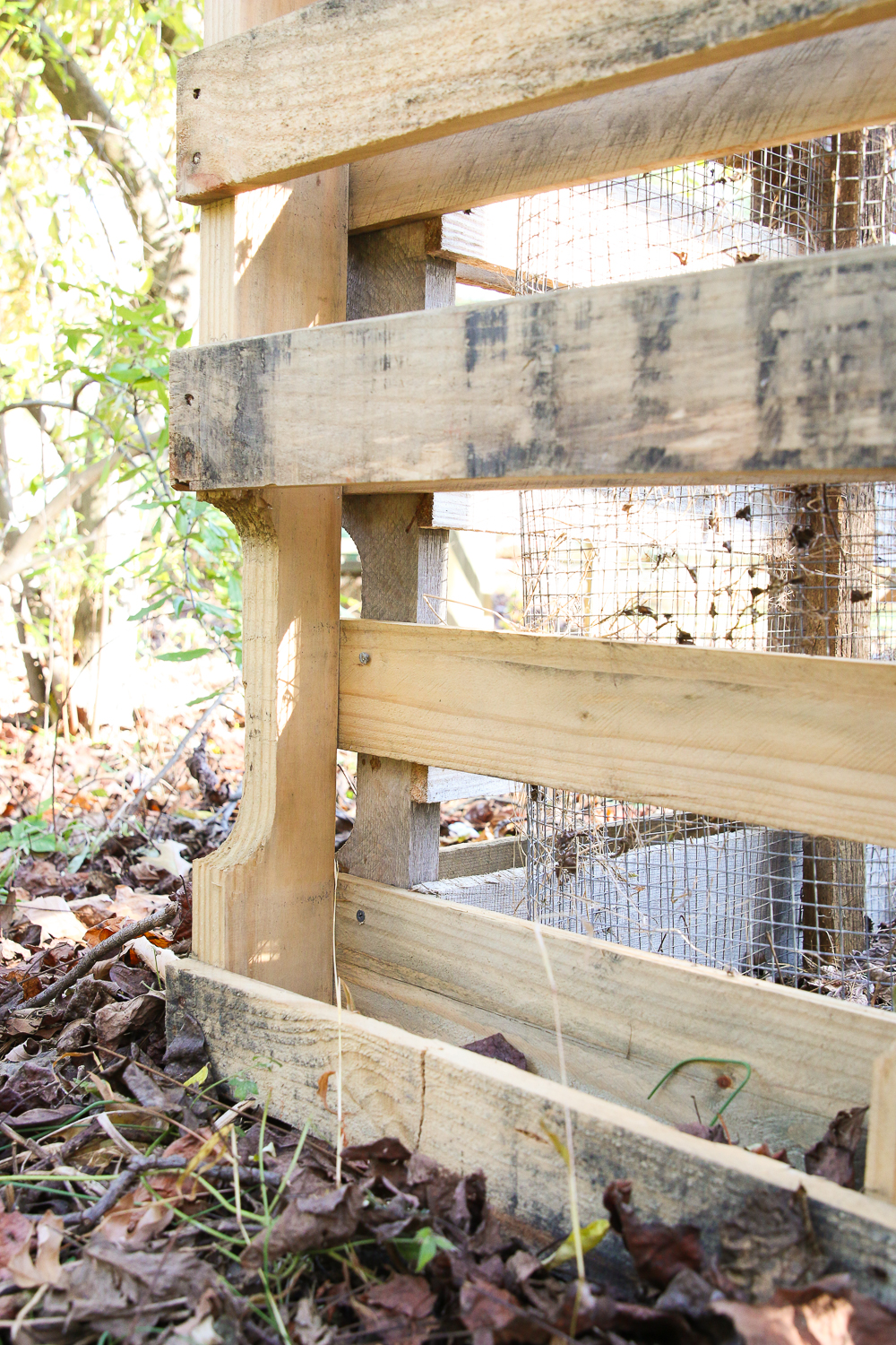 How to Build a Compost Bin Out of Used Wood Pallets — kitchen plot