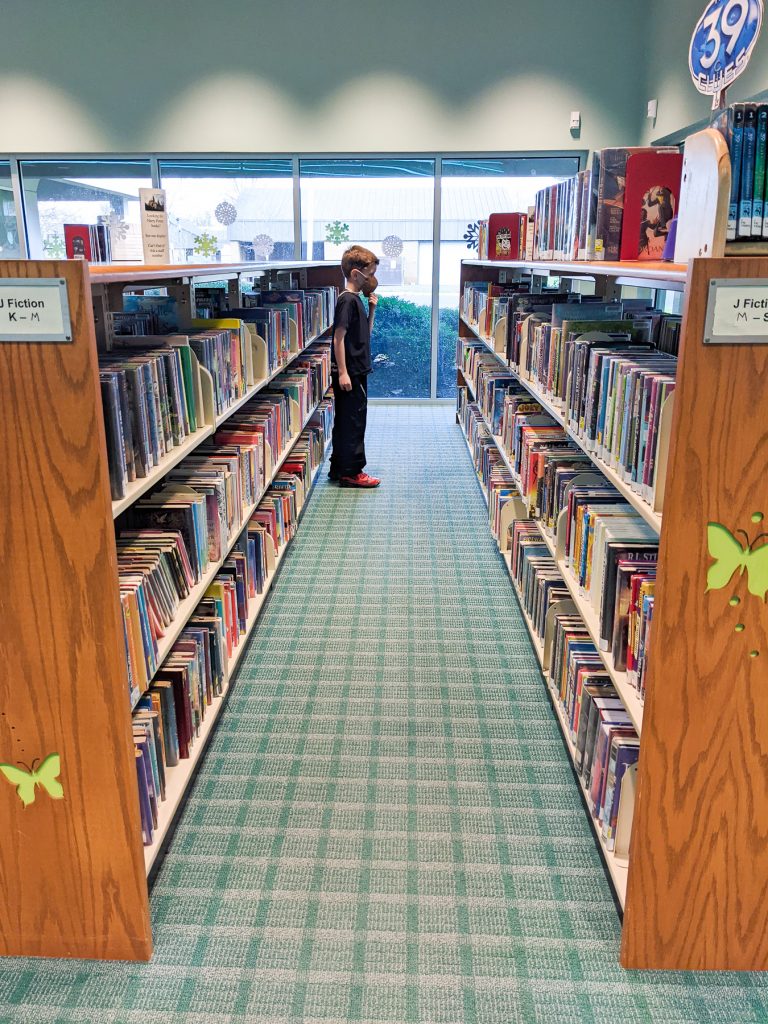 How To Use The Library | Visit The Library While Traveling With Kids