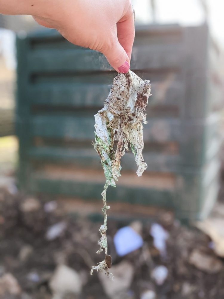 compostable bin liner for your compost bucket