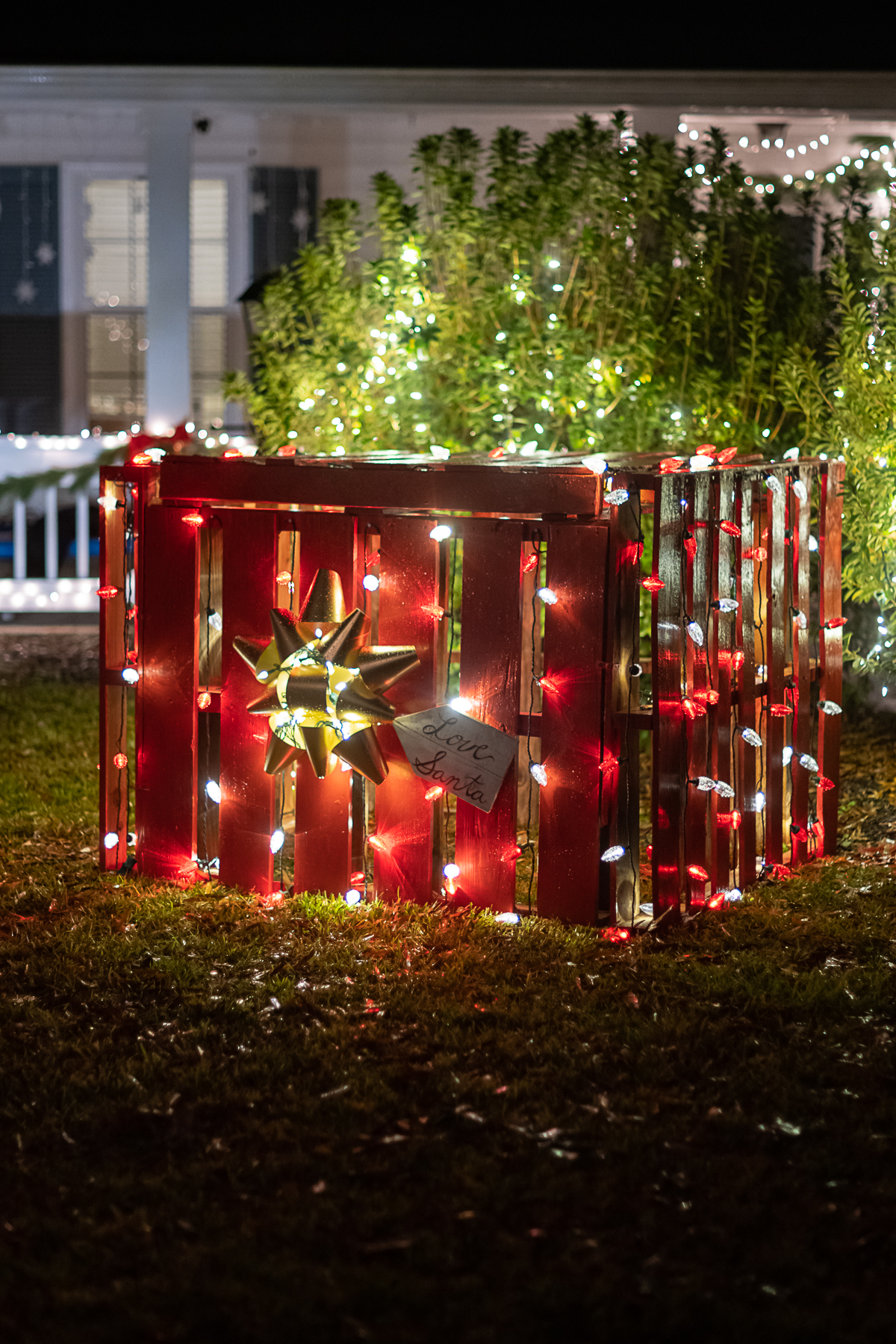 Wood Pallet Christmas Crafts: Sustainable DIY Christmas Decorations