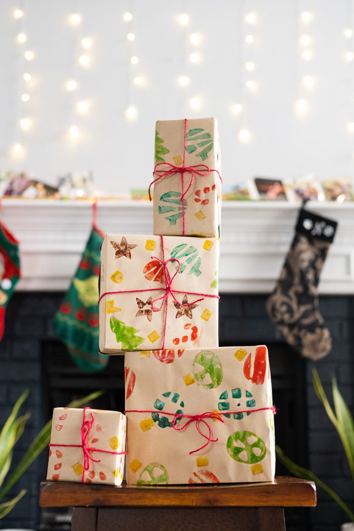 Sustainable Christmas: DIY Compostable Wrapping Paper - Honestly Modern