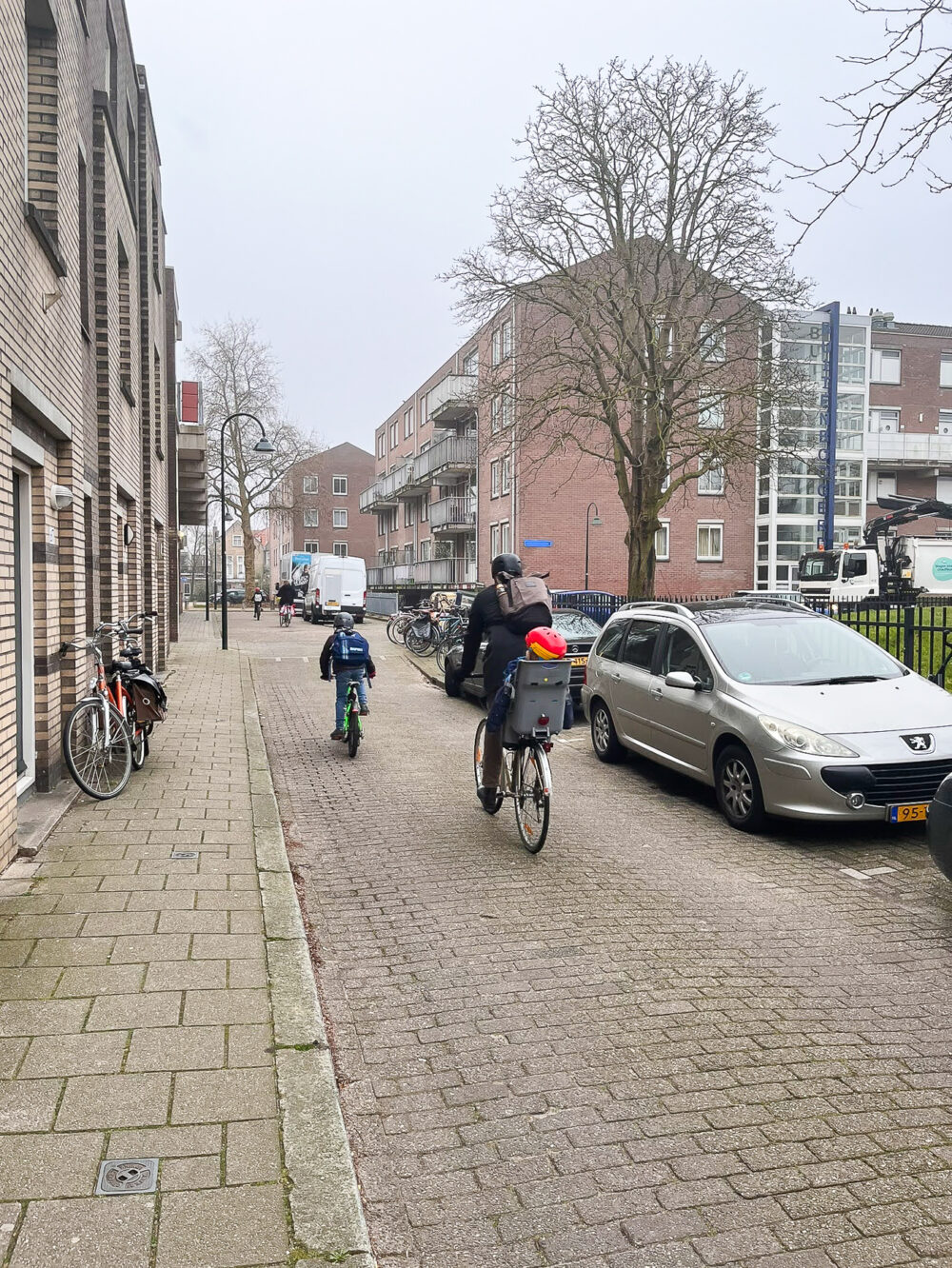 Car-free transportation for families
