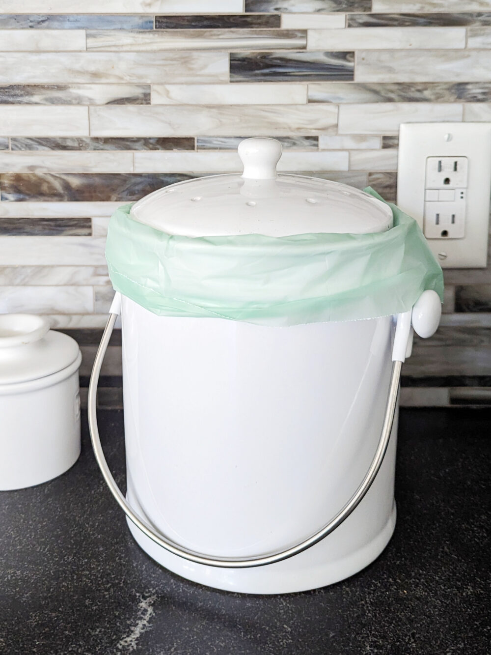 8 Simple Tips to Manage a Countertop Compost Bin in the Summer