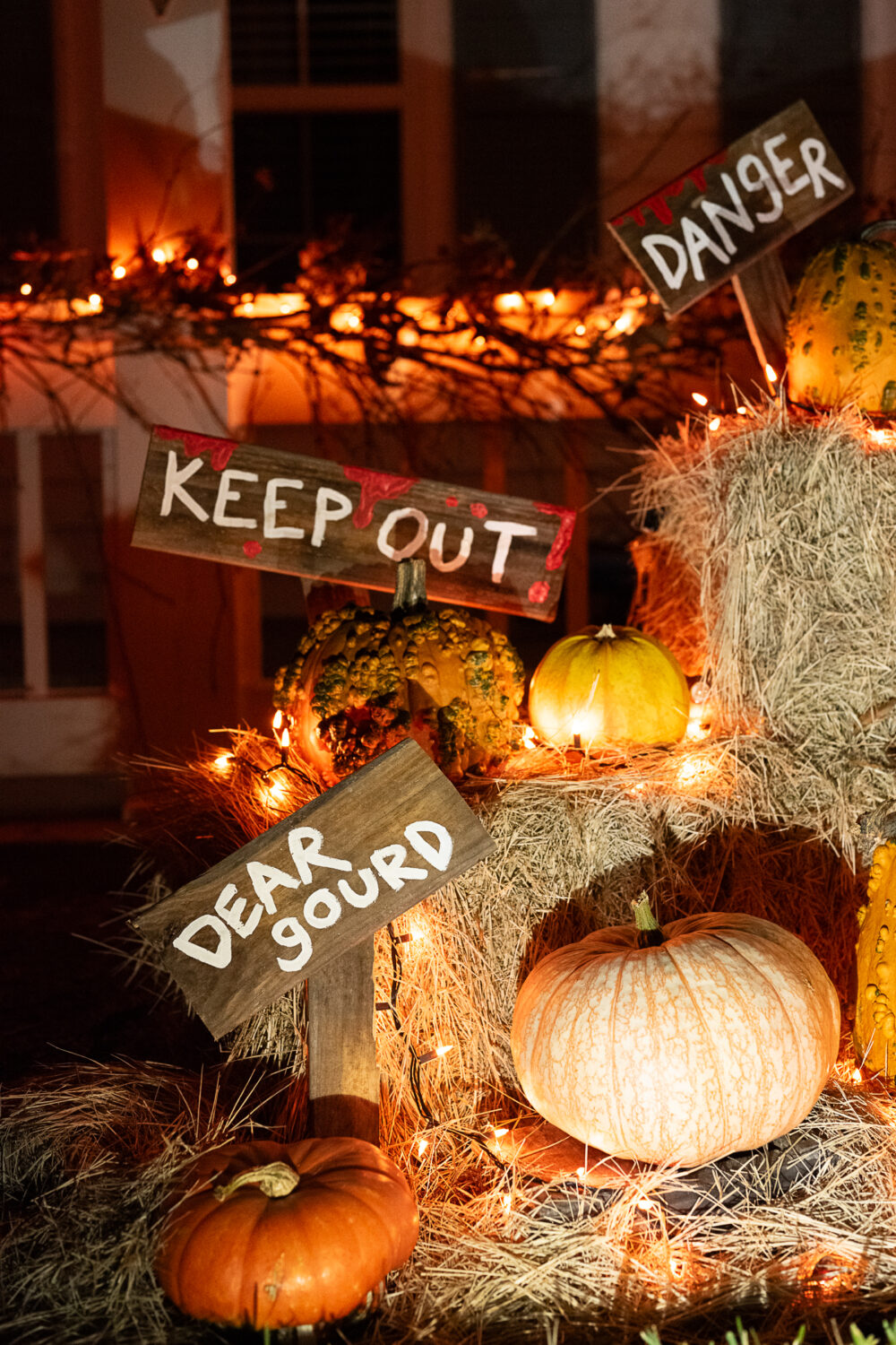 Easy, Spooky DIY Halloween Yard Signs Made from Wood Pallets